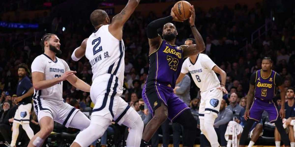 Lakers Drop Grizzlies Game, LeBron Shows Frustration and Athleticism